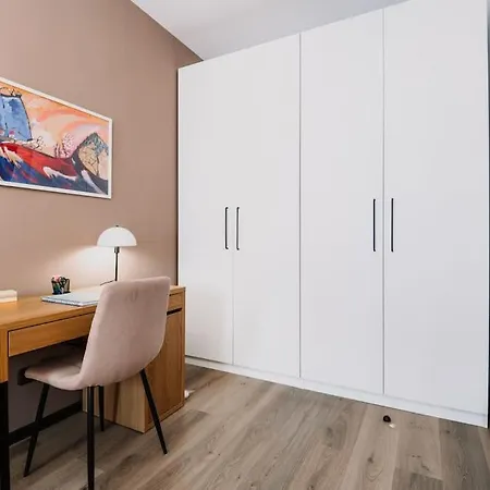 The Cozynook - Iulius Park & Mall, Modern, Private Parking *