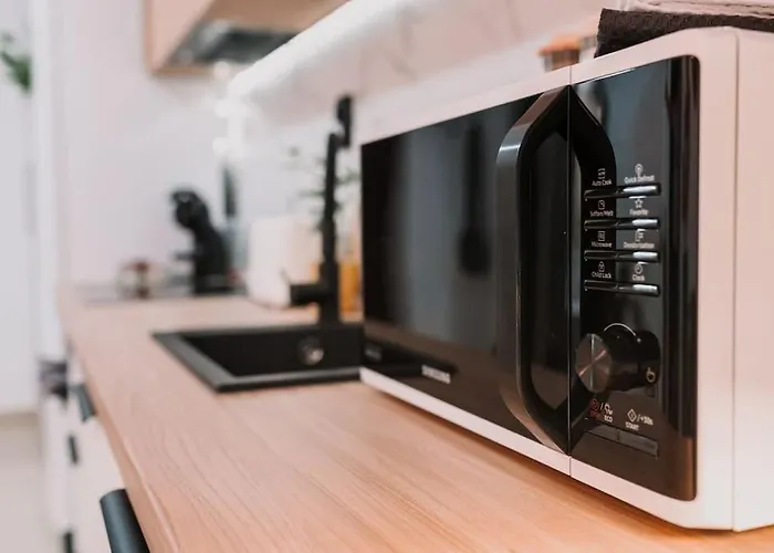 The Cozynook - Iulius Park & Mall, Modern, Private Parking